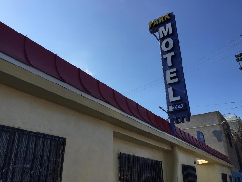 Park Motel image 1